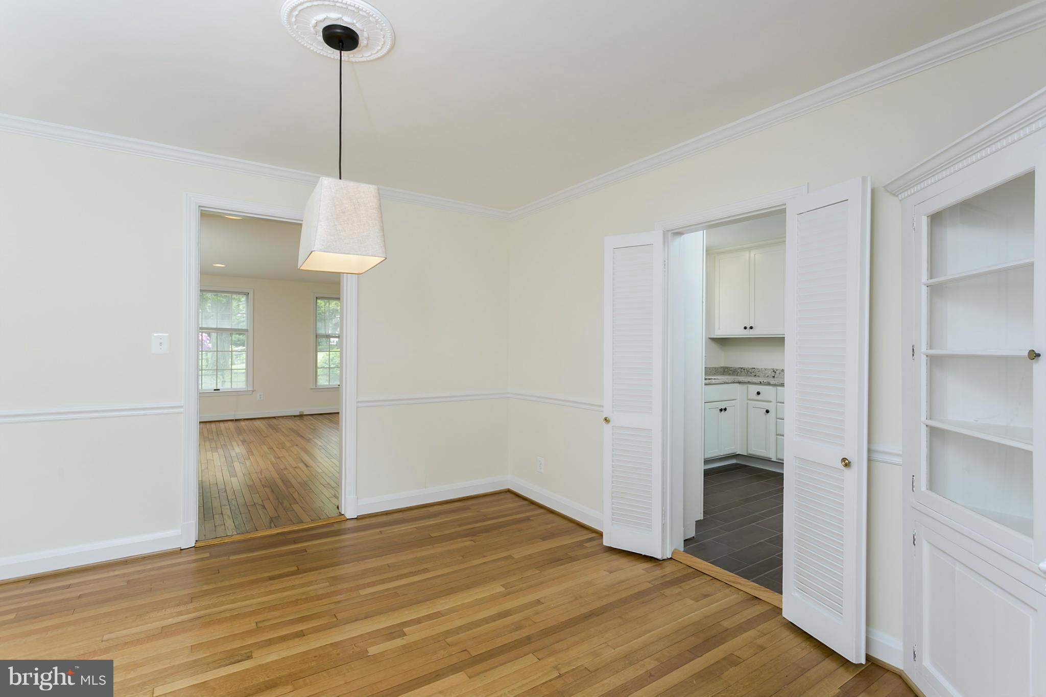 6720 Sherwood Road Baltimore, MD 21239 - Photo 7 of 29 Dining Room