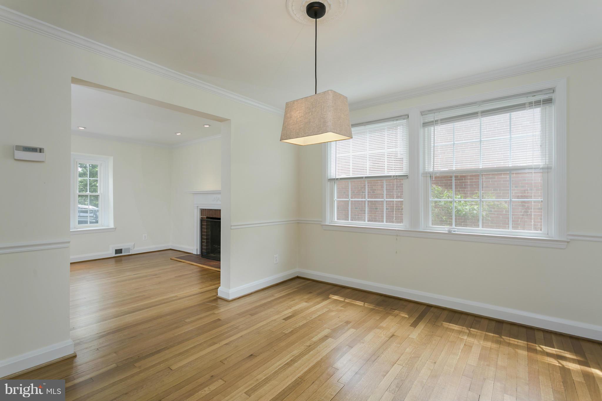 6720 Sherwood Road Baltimore, MD 21239 - Photo 8 of 29 Dining Room