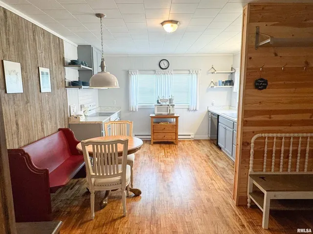 $275,000 | 102 Southeast Front Street, Dongola, IL 62926