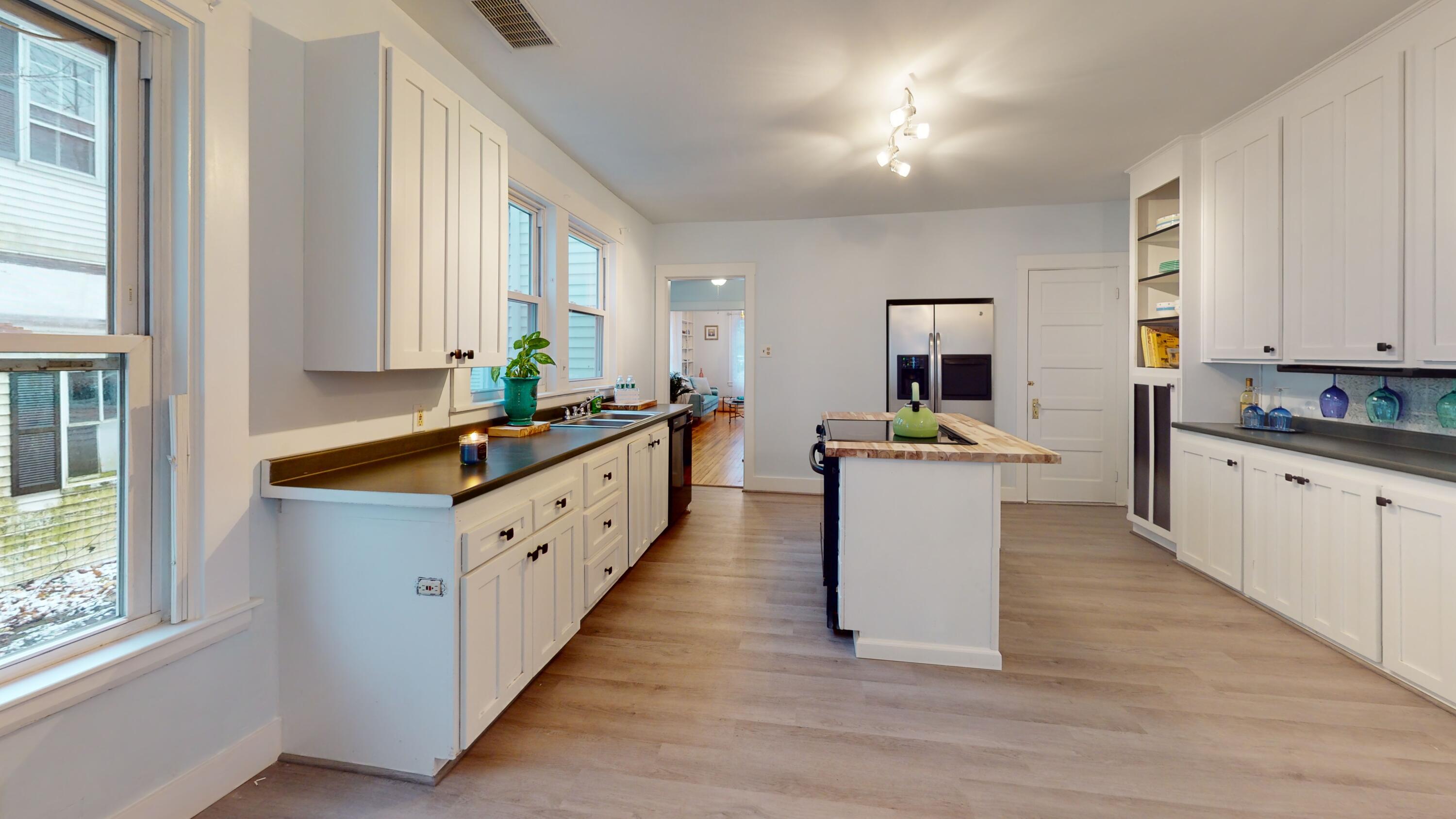 15-Spring-St-Augusta-Maine-Kitchen