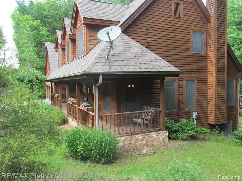 5232 Bullard Road Fenton, MI 48430 - Photo 9 of 43 IMG_1441.JPG