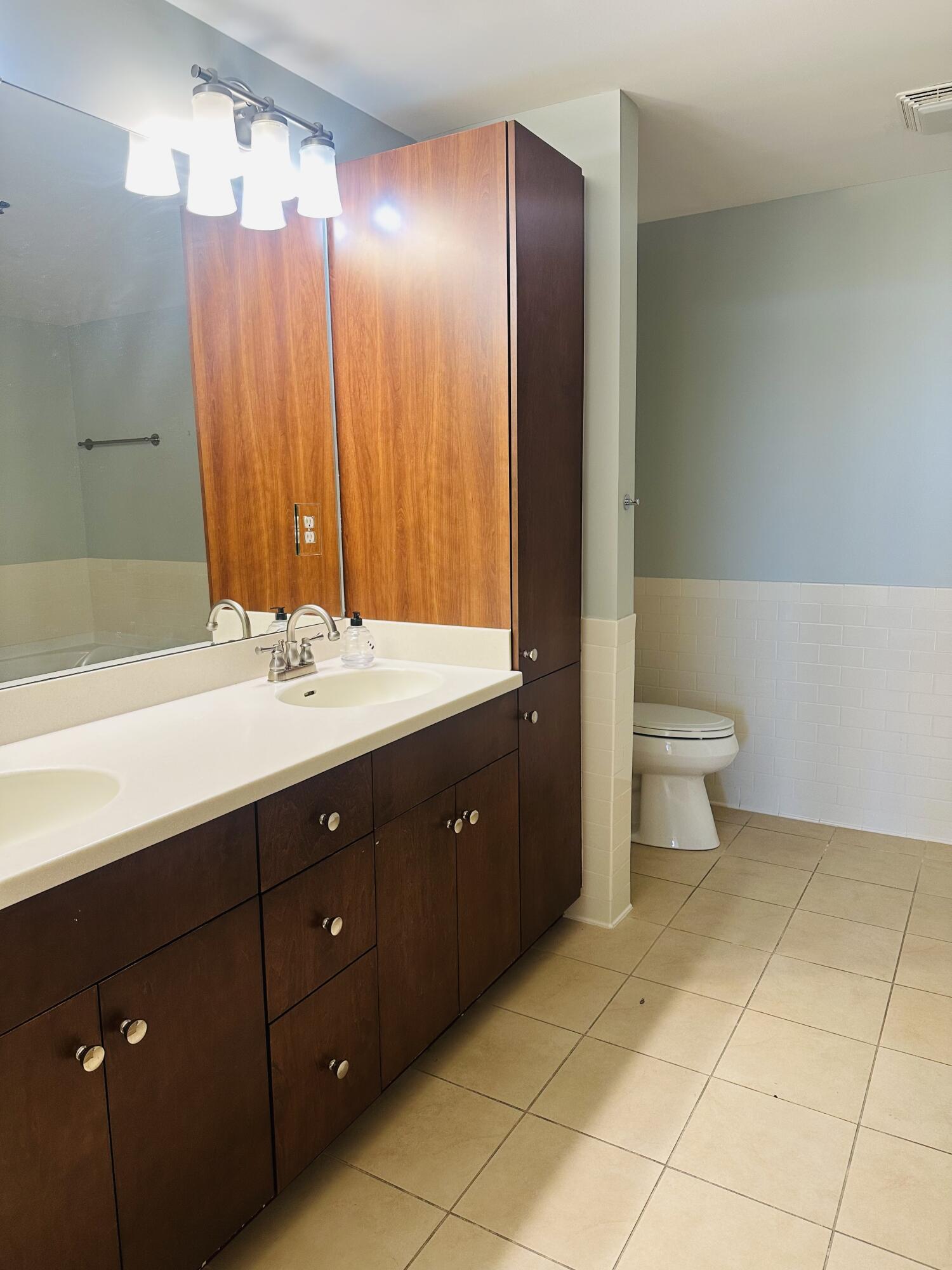 200 Manufacturers Road, Unit 407 Chattanooga, TN 37405 - Photo 14 of 45 IMG_5495