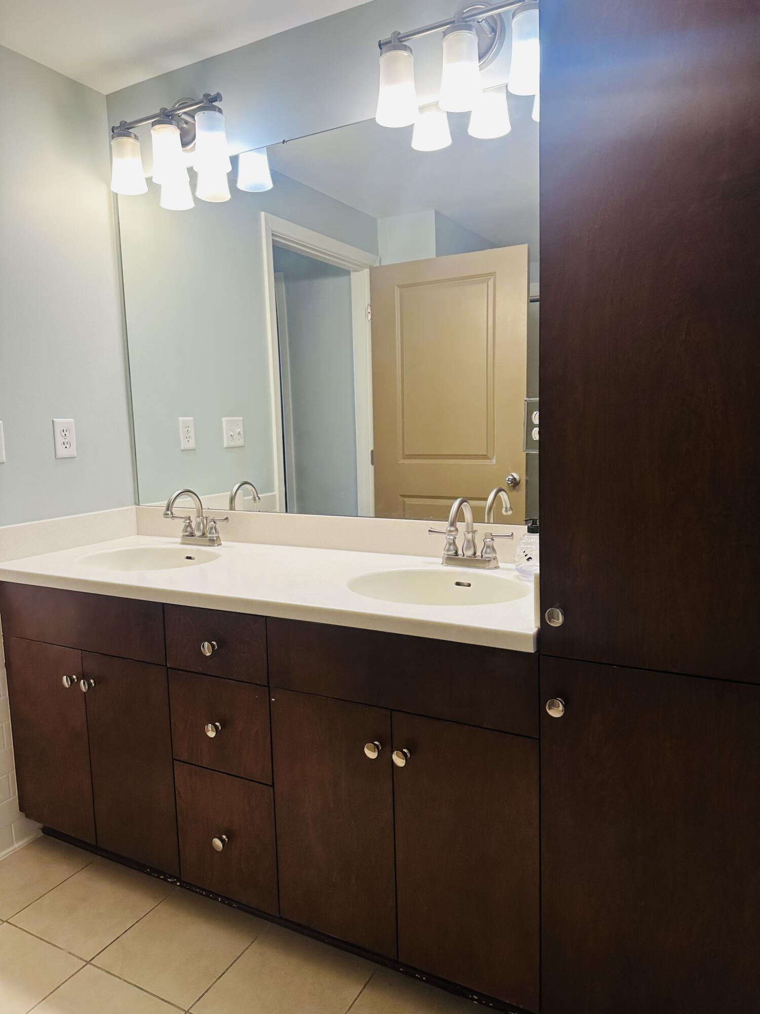 200 Manufacturers Road, Unit 407 Chattanooga, TN 37405 - Photo 17 of 45 IMG_5497