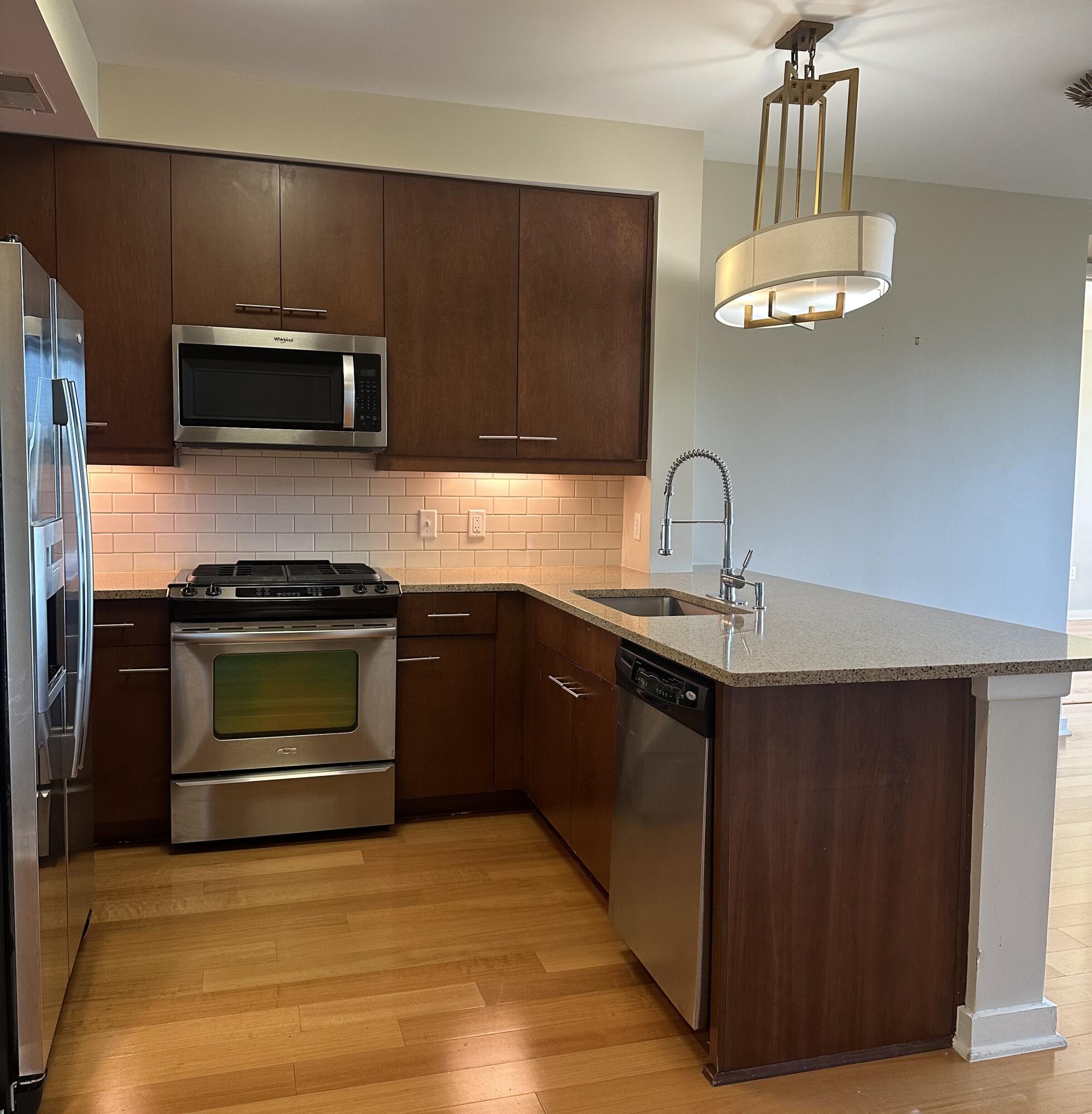 200 Manufacturers Road, Unit 407 Chattanooga, TN 37405 - Photo 7 of 45 IMG_5524