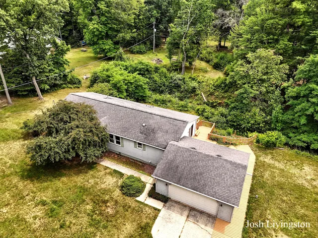 $412,000 | 6306 East Carrigan Drive, Newaygo, MI 49337