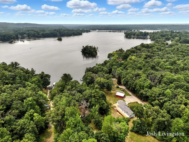 $412,000 | 6306 East Carrigan Drive, Newaygo, MI 49337