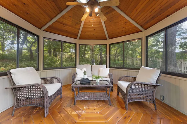 $475,000 | 3100 Oxford Street North, Roseville, MN 55113