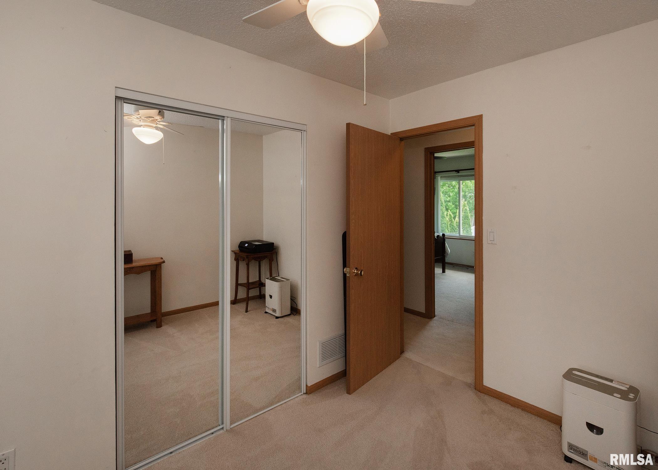 5710 Oakbrook Road Davenport, IA 52806 - Photo 11 of 27 Gallery Image 11