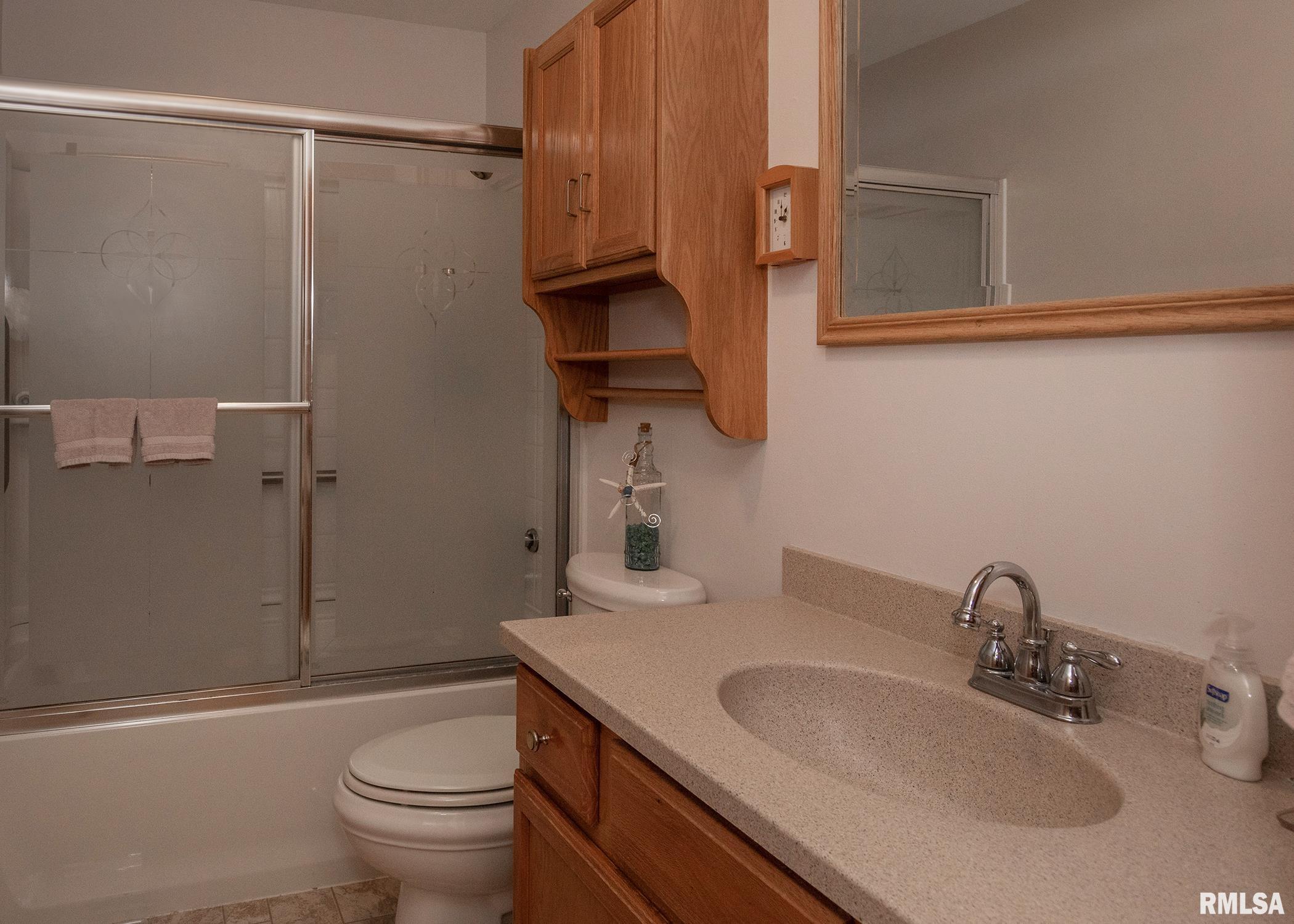 5710 Oakbrook Road Davenport, IA 52806 - Photo 13 of 27 Gallery Image 13