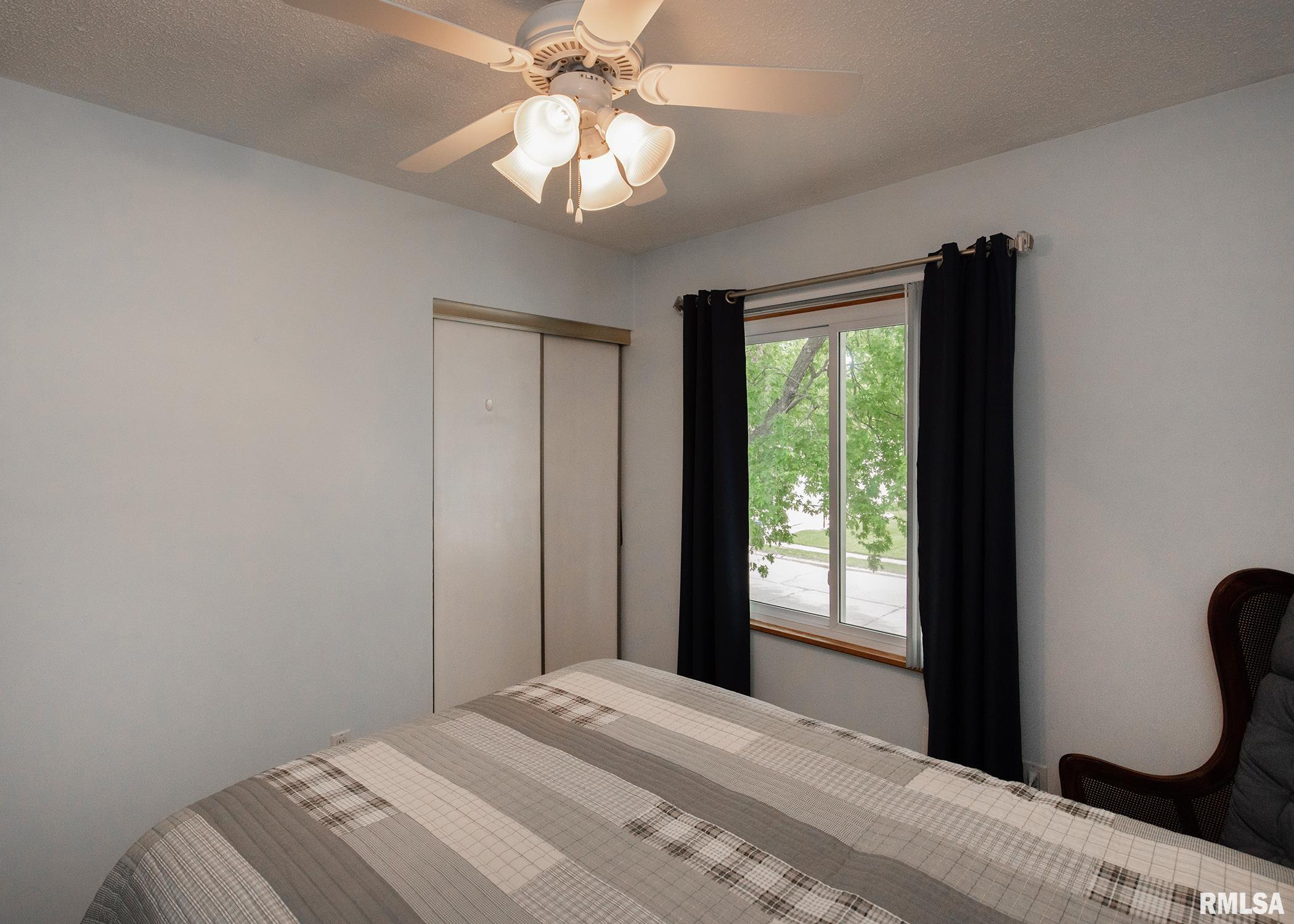 5710 Oakbrook Road Davenport, IA 52806 - Photo 14 of 27 Gallery Image 14