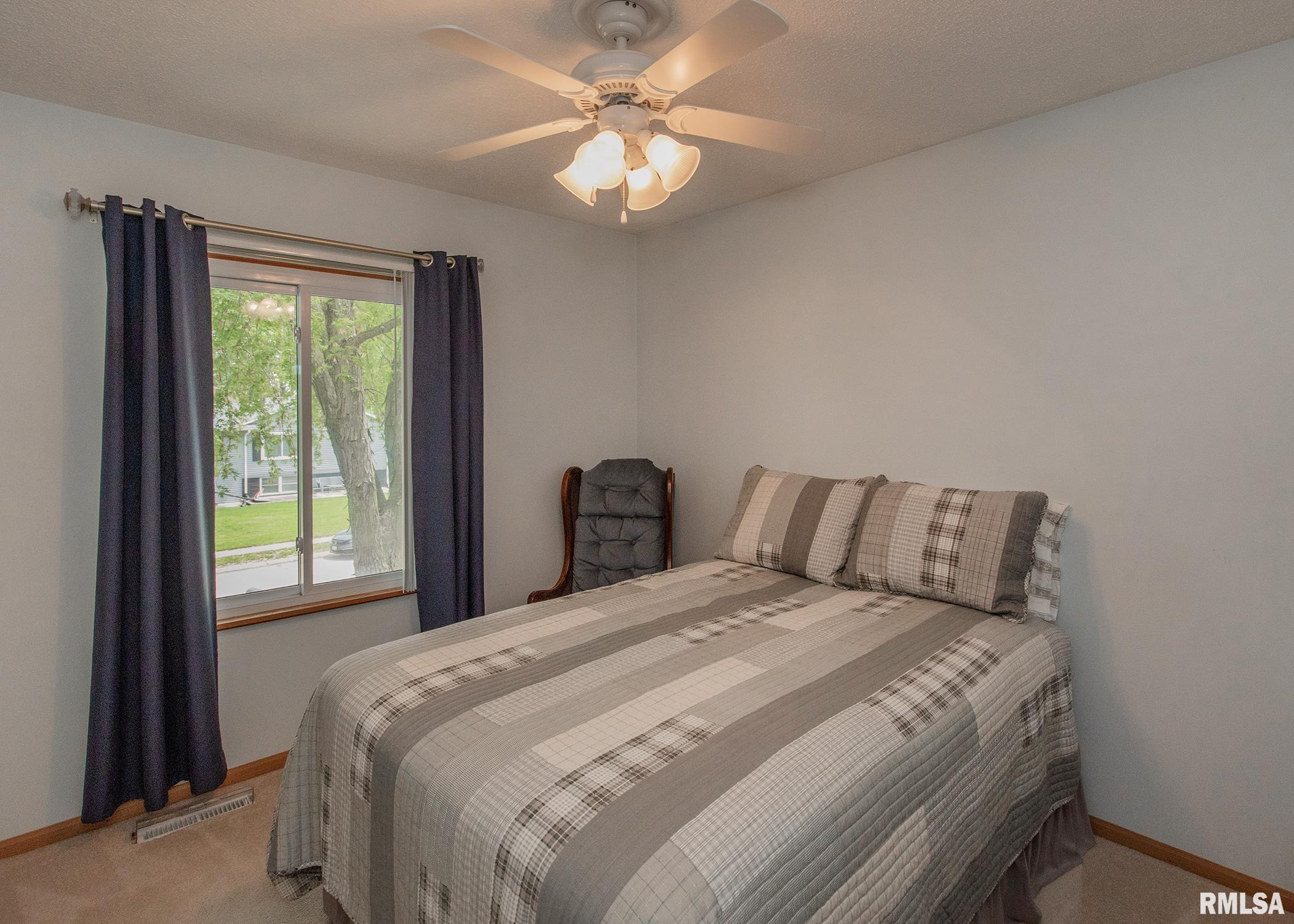 5710 Oakbrook Road Davenport, IA 52806 - Photo 15 of 27 Gallery Image 15