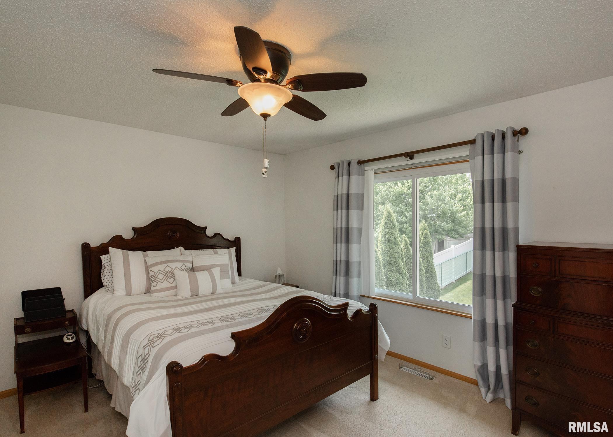 5710 Oakbrook Road Davenport, IA 52806 - Photo 19 of 27 Gallery Image 19