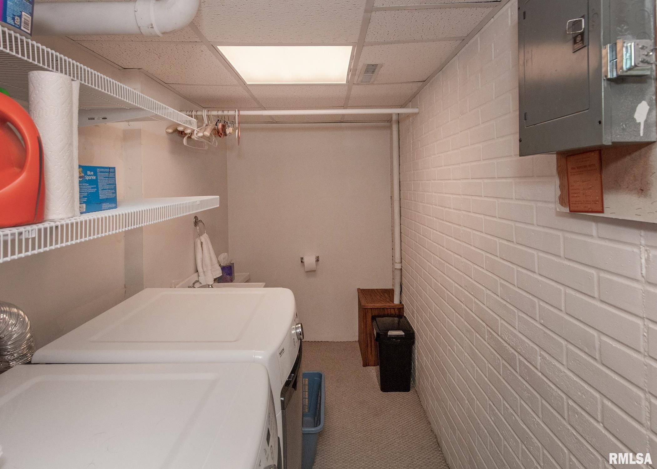5710 Oakbrook Road Davenport, IA 52806 - Photo 20 of 27 Gallery Image 20