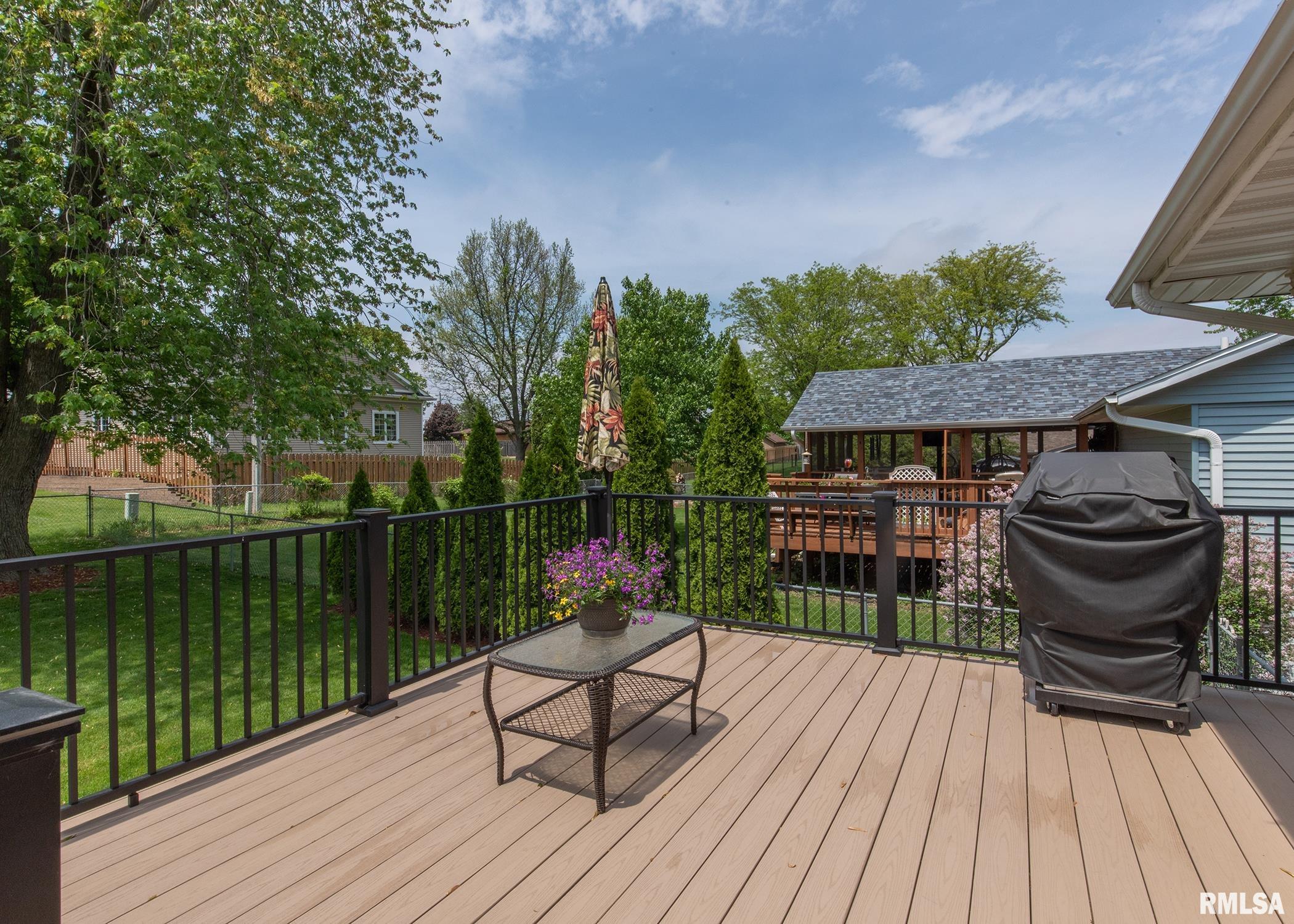 5710 Oakbrook Road Davenport, IA 52806 - Photo 21 of 27 Gallery Image 21