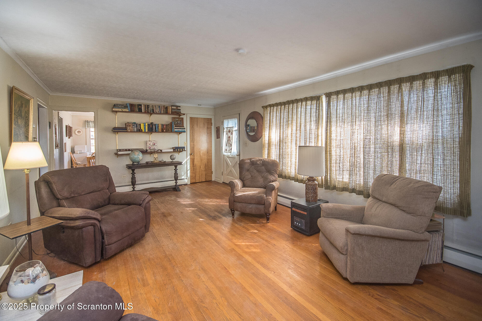 1154 Old Trail Road Clarks Summit, PA 18411 - Photo 11 of 24 Living Room