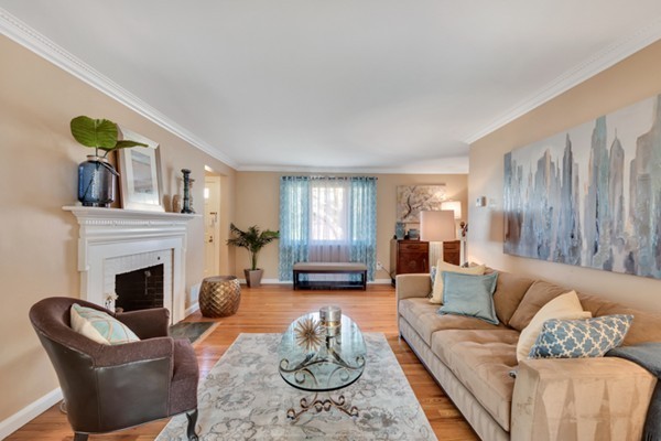 13 Robinhood Road Natick, MA 01760 - Photo 5 of 27 Gallery Image 5