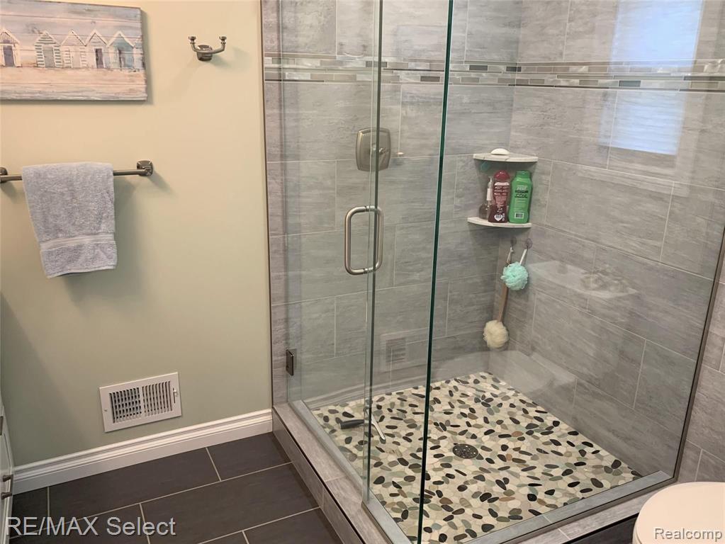 18580 Tipsico Lake Road Fenton, MI 48430 - Photo 25 of 31