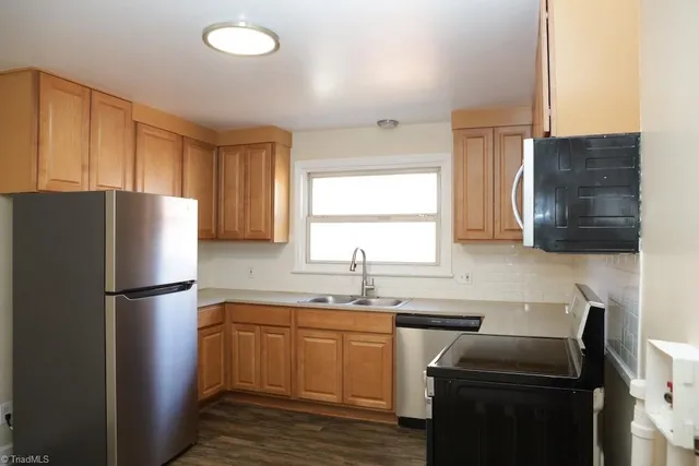 $1,250 | 1708 Walker Avenue, Unit B, Greensboro, NC 27403