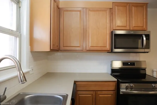 $1,250 | 1708 Walker Avenue, Unit B, Greensboro, NC 27403