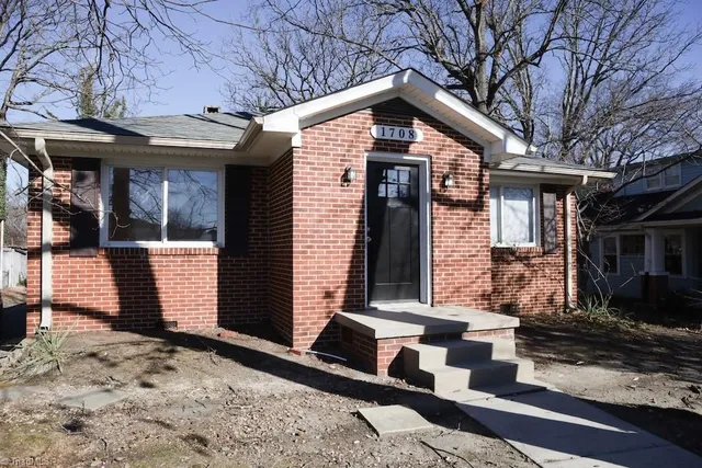 $1,250 | 1708 Walker Avenue, Unit B, Greensboro, NC 27403