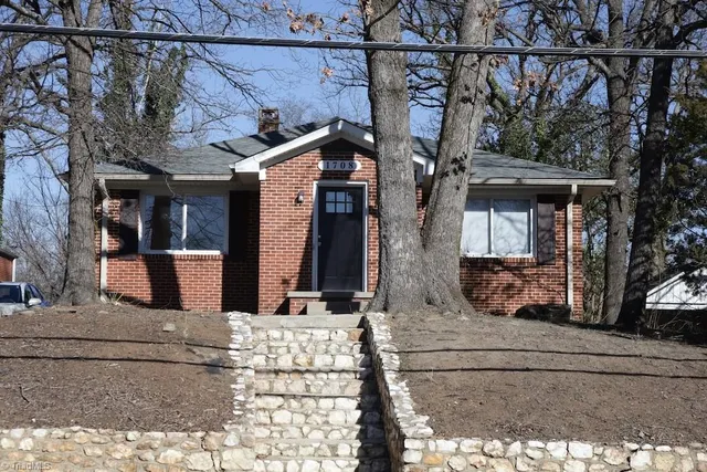 $1,250 | 1708 Walker Avenue, Unit B, Greensboro, NC 27403