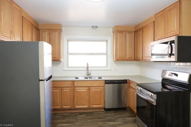 $1,250 | 1708 Walker Avenue, Unit B, Greensboro, NC 27403