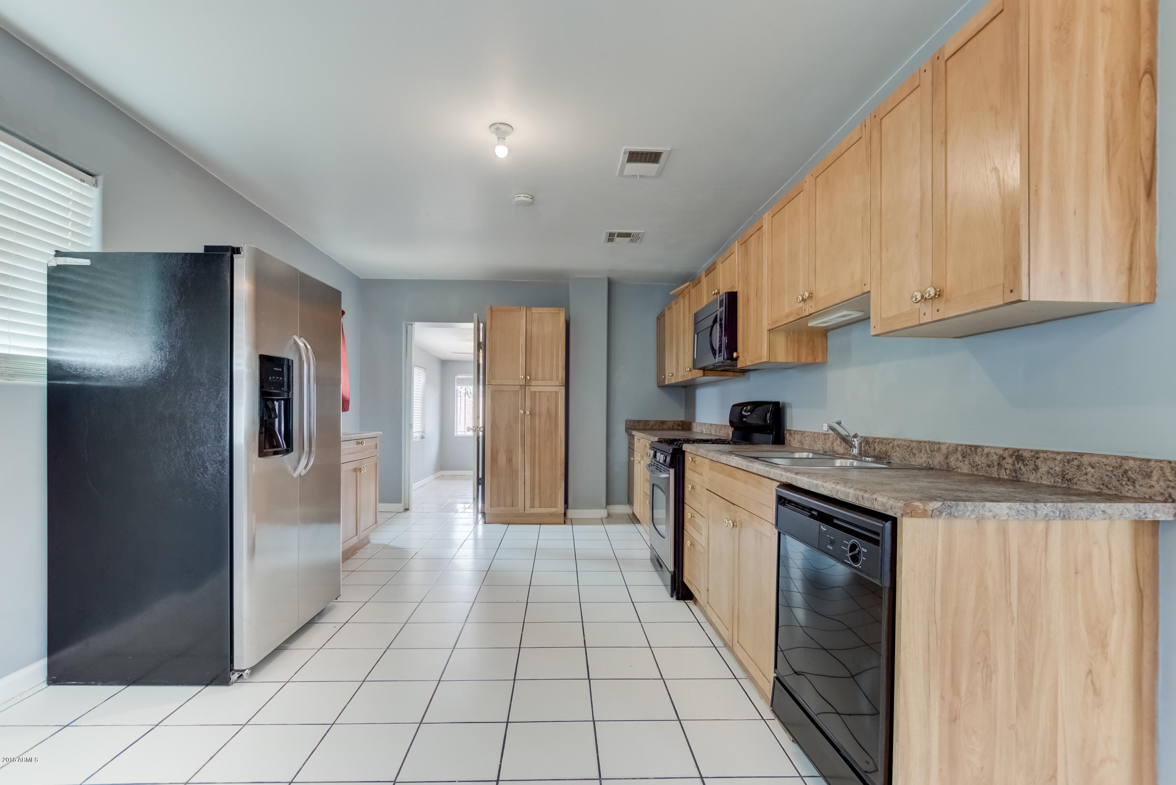 1845 East Almeria Road Phoenix, AZ 85006 - Photo 17 of 39 1845 E Almeria Rd-15