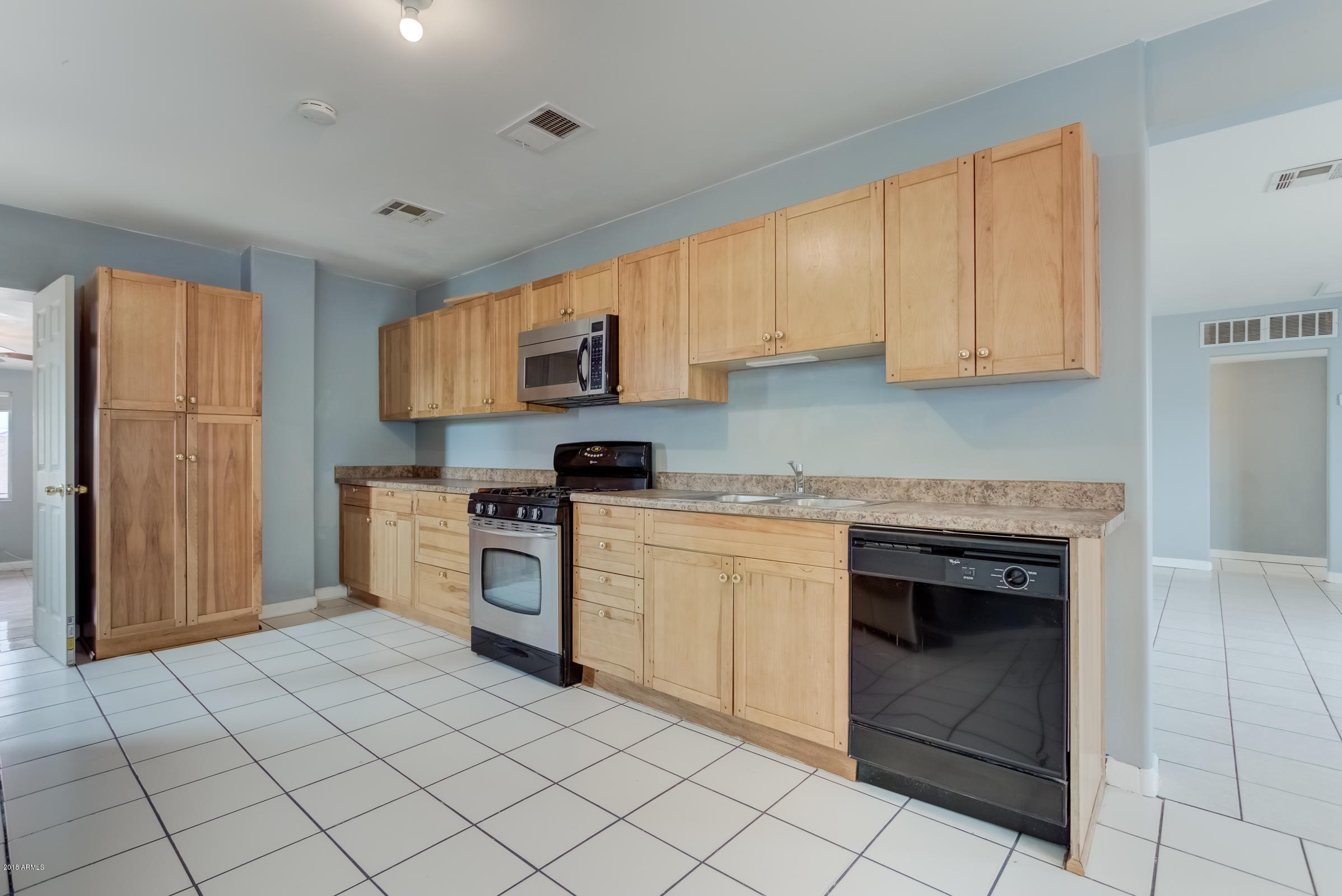 1845 East Almeria Road Phoenix, AZ 85006 - Photo 18 of 39 1845 E Almeria Rd-16