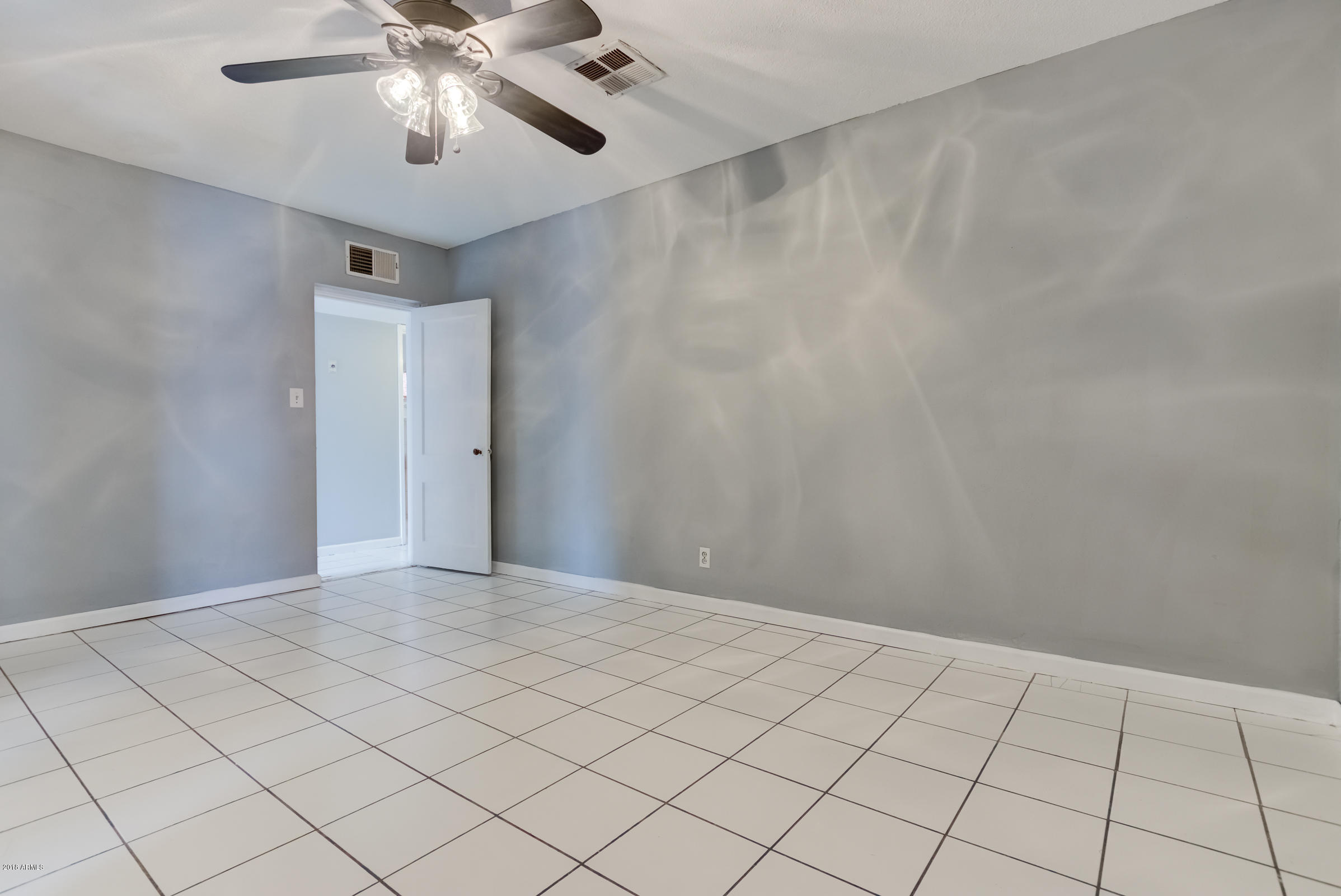 1845 East Almeria Road Phoenix, AZ 85006 - Photo 25 of 39 1845 E Almeria Rd-24