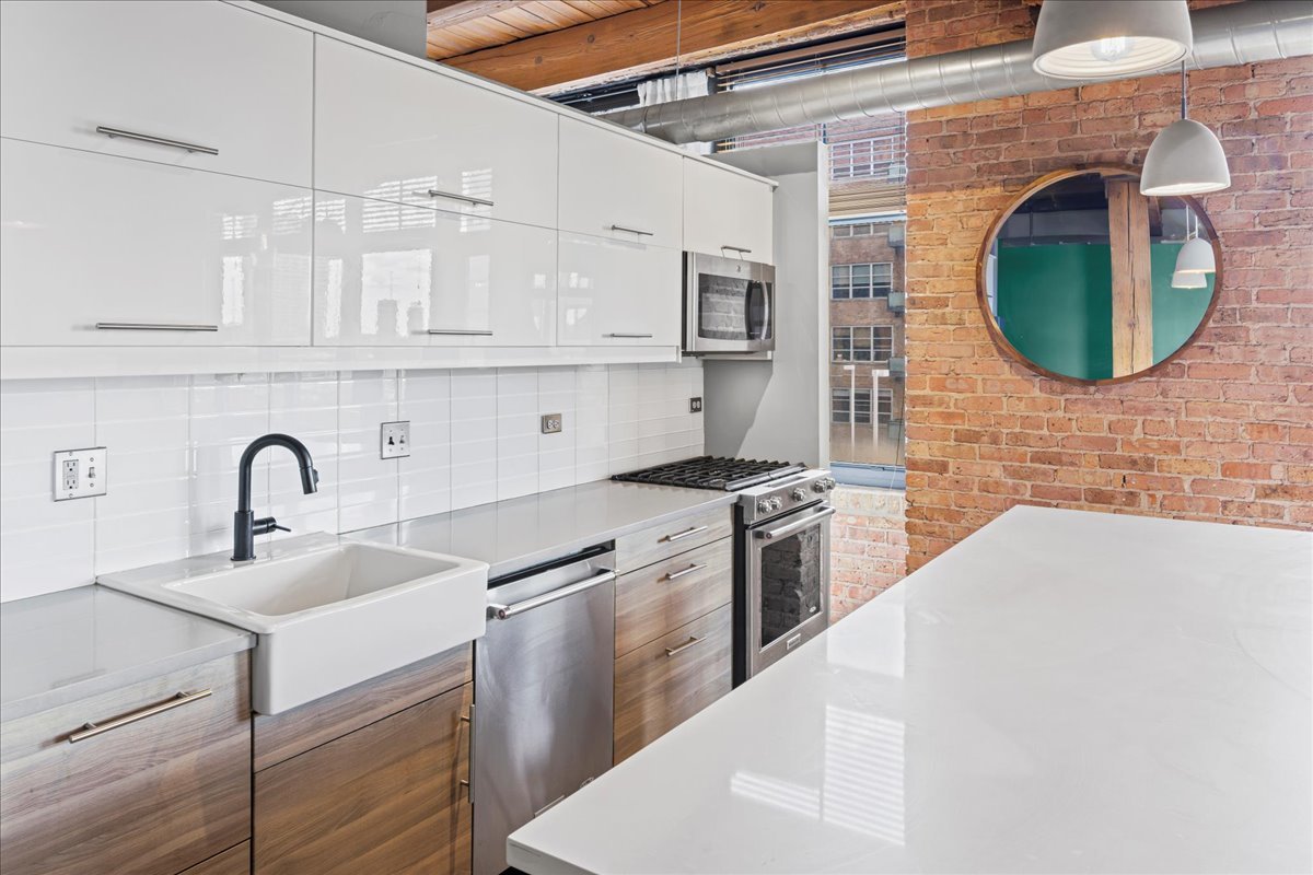 625 West Jackson Boulevard, Unit 404 Chicago, IL 60661 - Photo 11 of 26