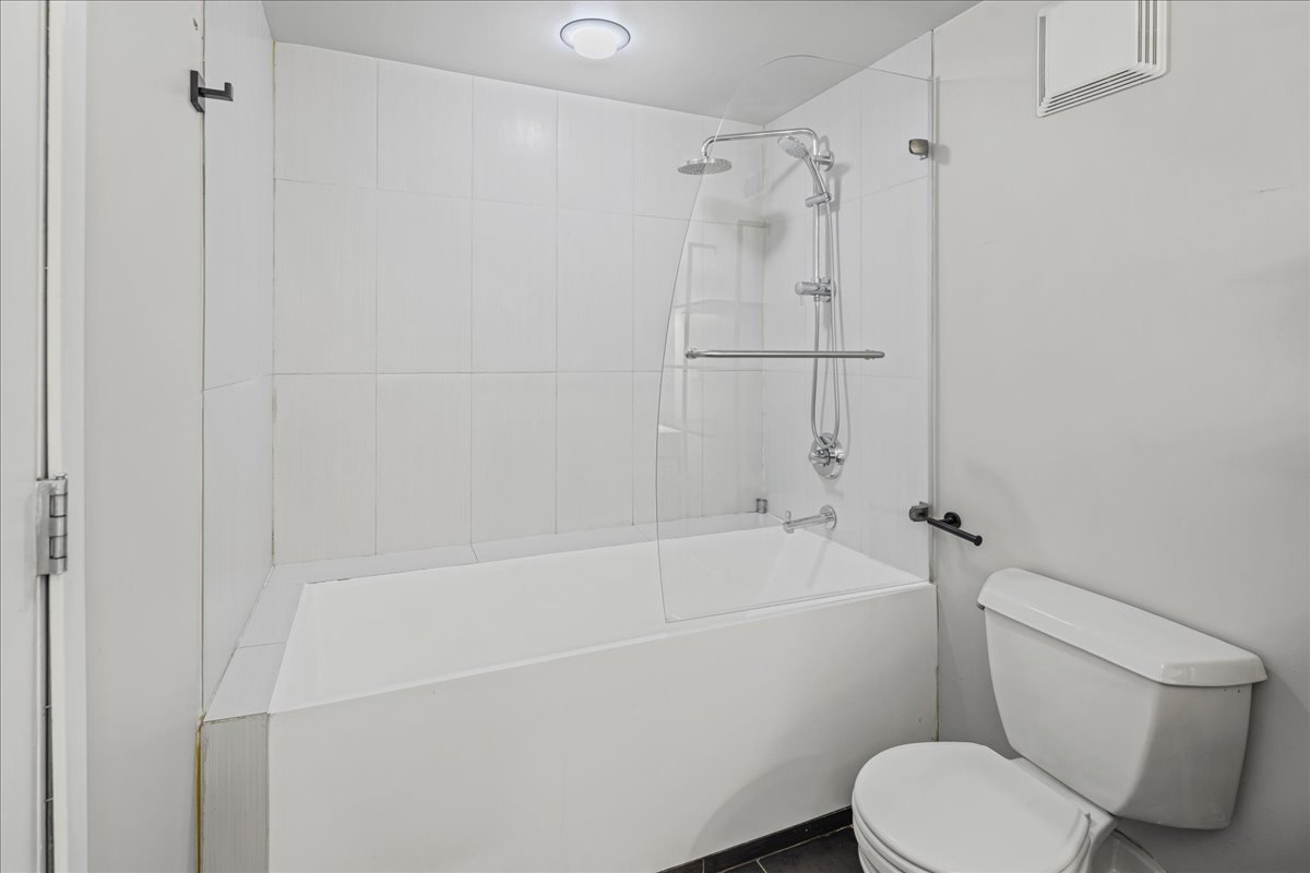 625 West Jackson Boulevard, Unit 404 Chicago, IL 60661 - Photo 18 of 26