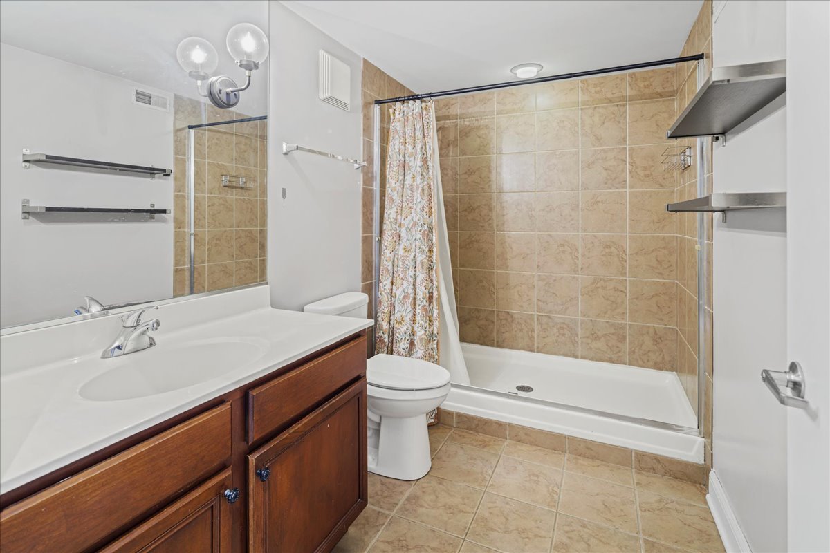 625 West Jackson Boulevard, Unit 404 Chicago, IL 60661 - Photo 19 of 26