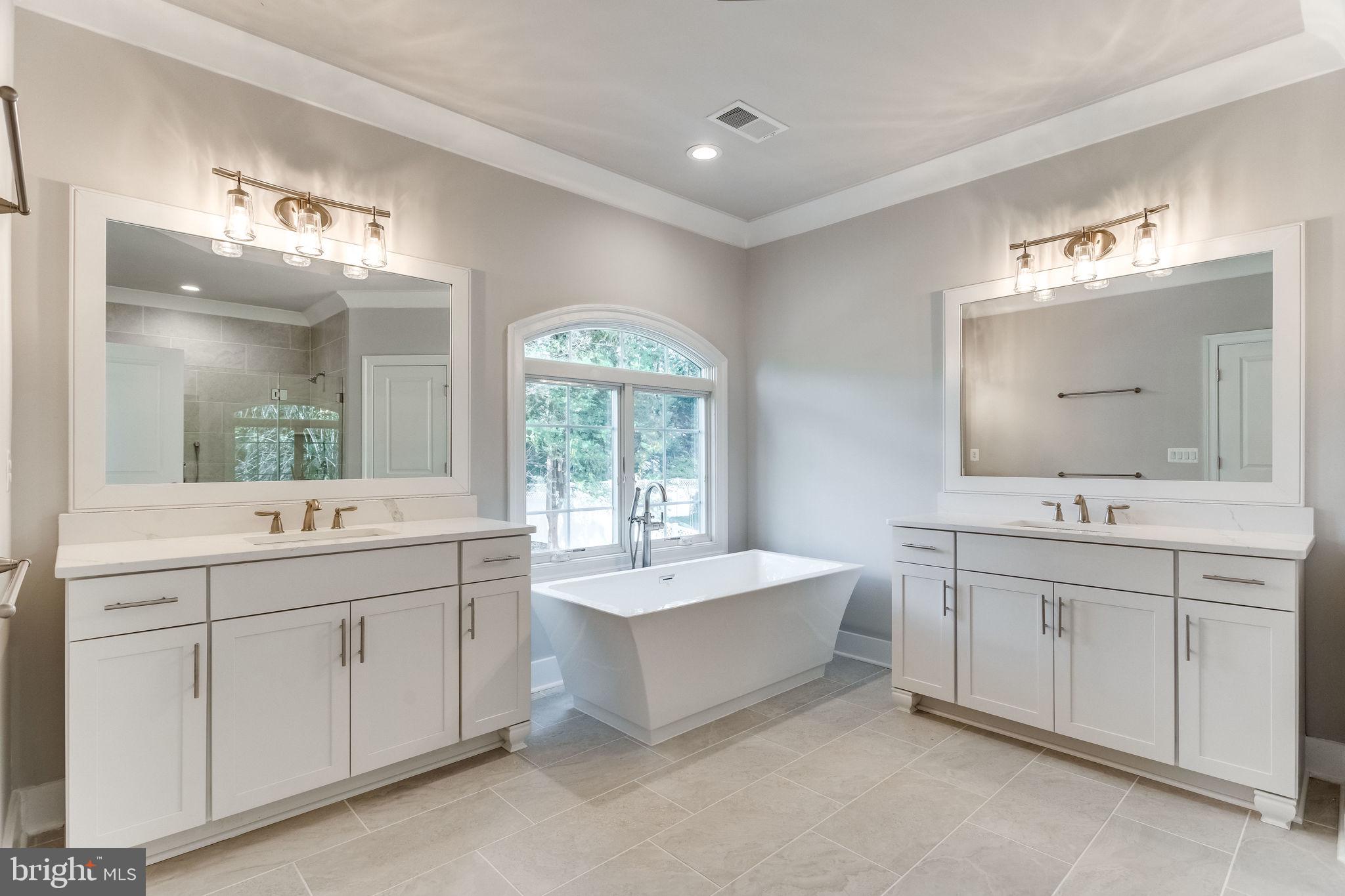 509 Ridge Road Southwest Vienna, VA 22180 - Photo 24 of 34 SPACIOUS PRIMARY BATH