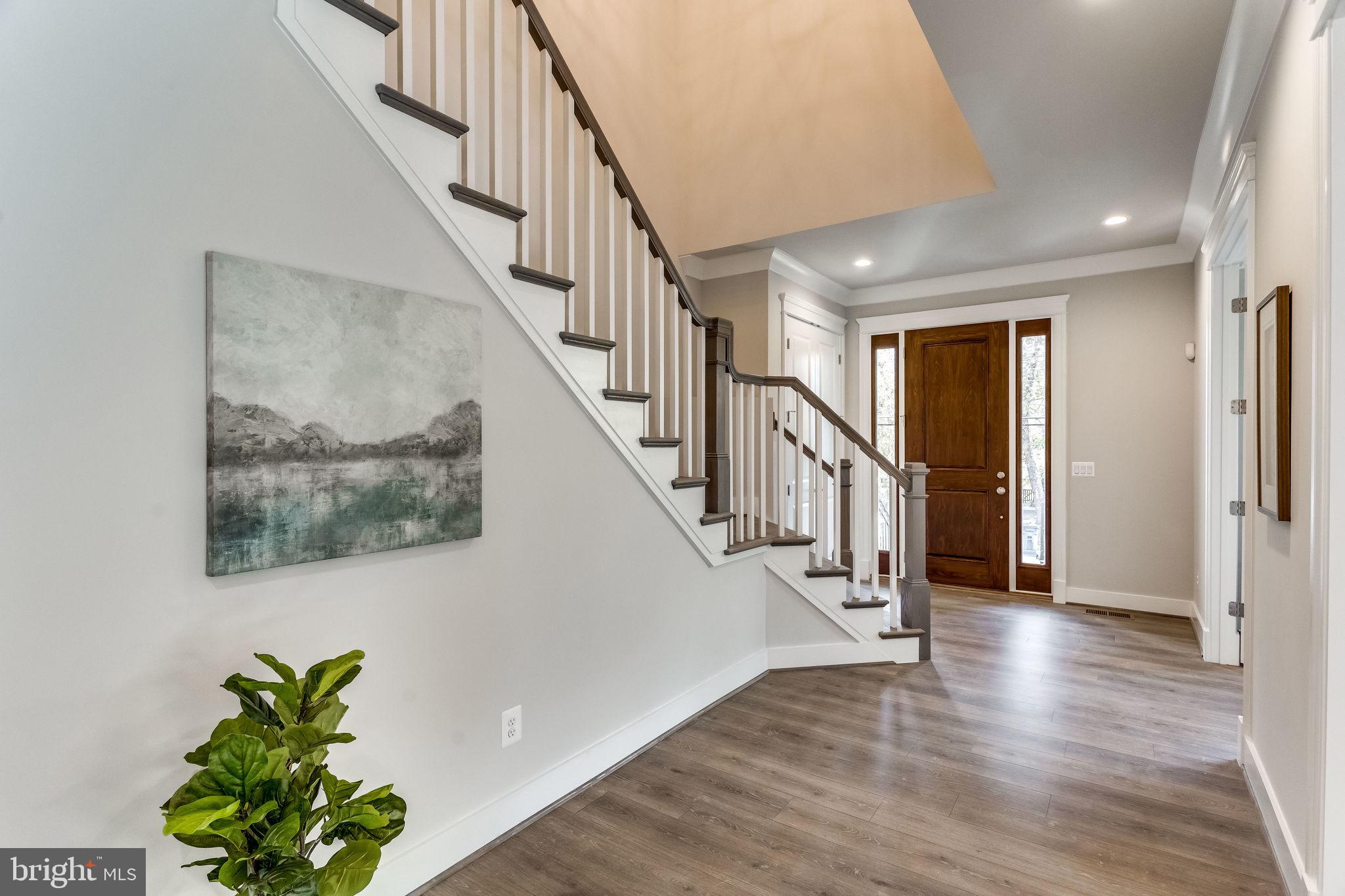 509 Ridge Road Southwest Vienna, VA 22180 - Photo 4 of 34 FORMER MODEL