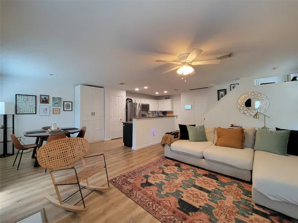 $1,950 | 42 Wineberry Place, Spring, TX 77382