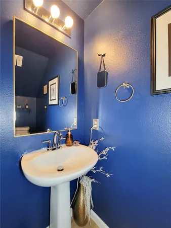 $1,950 | 42 Wineberry Place, Spring, TX 77382