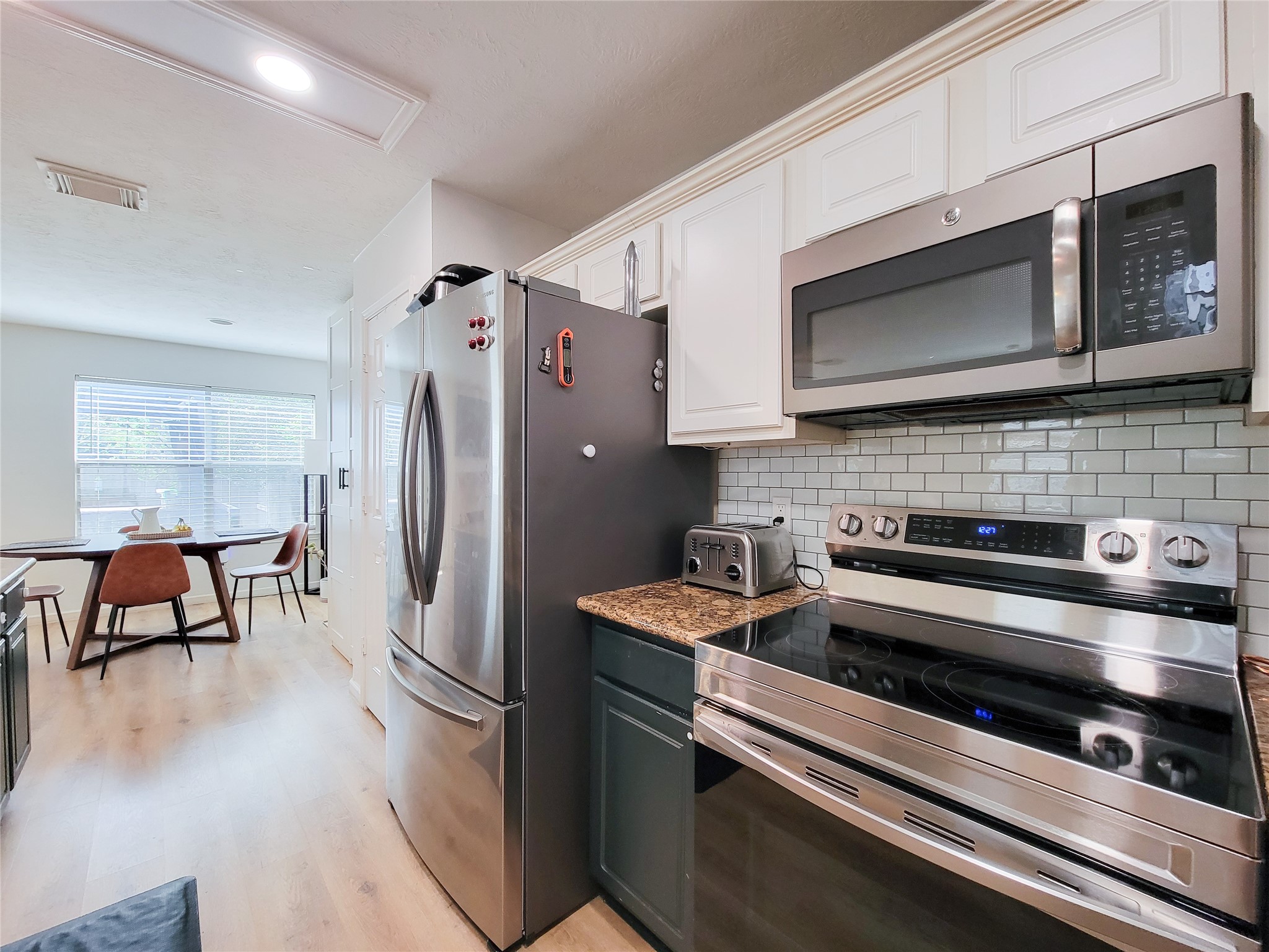 42 Wineberry Place Spring, TX 77382 - Photo 7 of 30 Stainless Steel Appliances