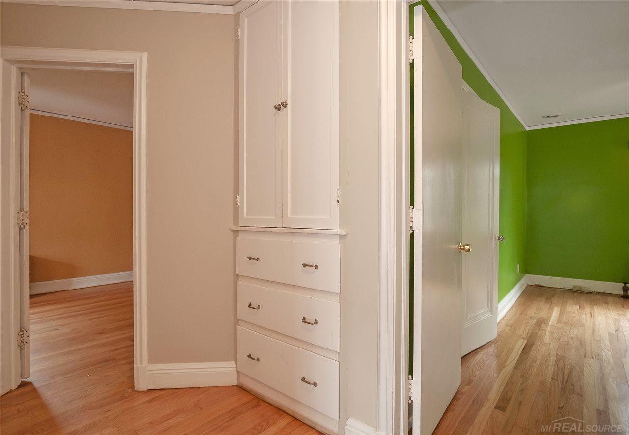 1311 Bishop Road Grosse Pointe, MI 48230 - Photo 23 of 40 31393205-22.JPG