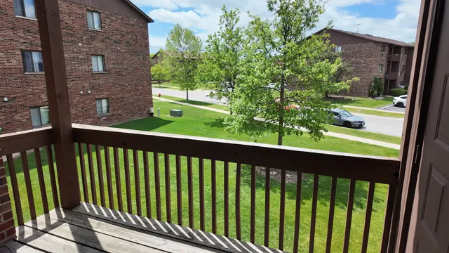 $159,900 | 15711 Peggy Lane, Unit 7, Oak Forest, IL 60452