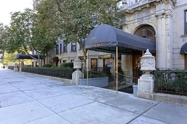 $4,950 | 464-466 Commonwealth Avenue, Unit 403, Boston, MA 02215