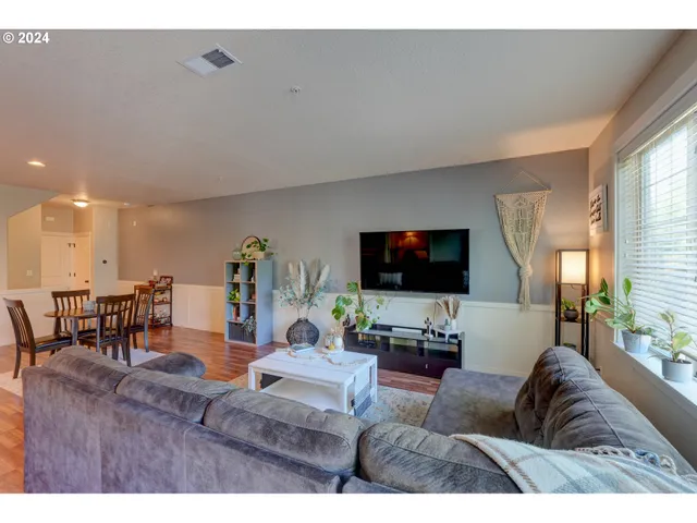 $385,000 | 7915 Northeast Rockne Way, Hillsboro, OR 97006