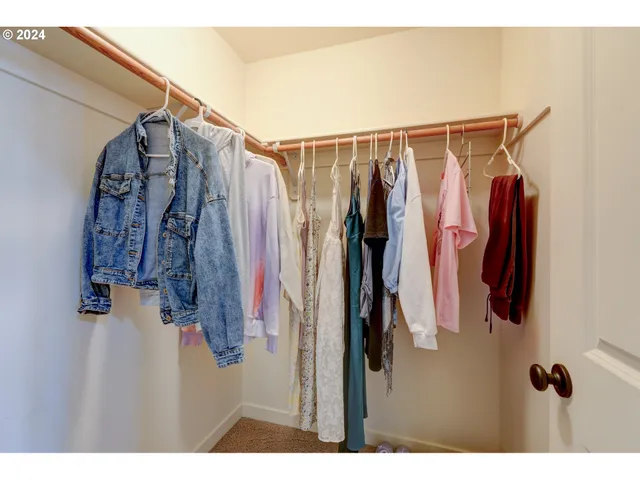 $385,000 | 7915 Northeast Rockne Way, Hillsboro, OR 97006