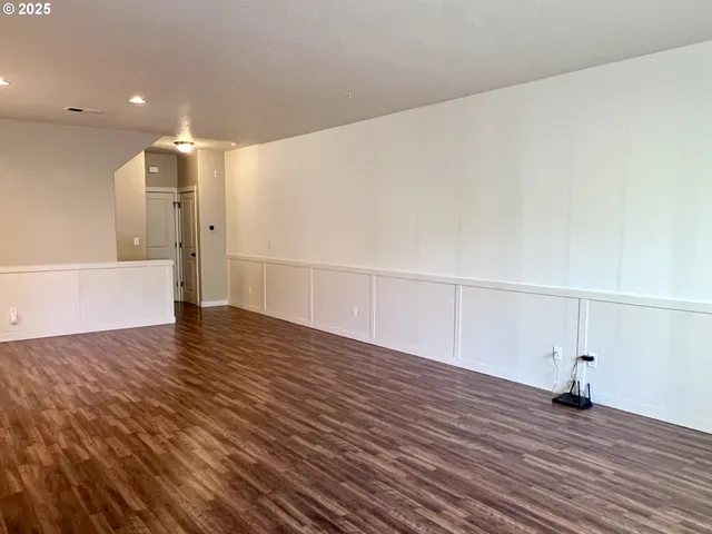 $385,000 | 7915 Northeast Rockne Way, Hillsboro, OR 97006