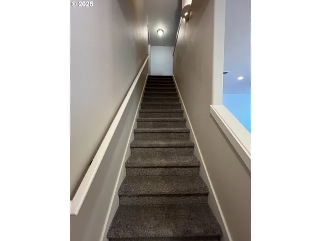 $385,000 | 7915 Northeast Rockne Way, Hillsboro, OR 97006