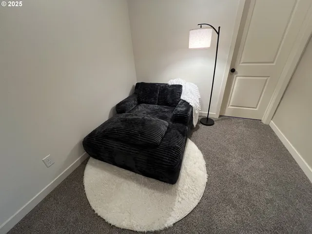 $385,000 | 7915 Northeast Rockne Way, Hillsboro, OR 97006