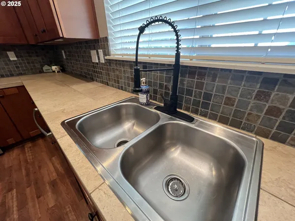 $385,000 | 7915 Northeast Rockne Way, Hillsboro, OR 97006