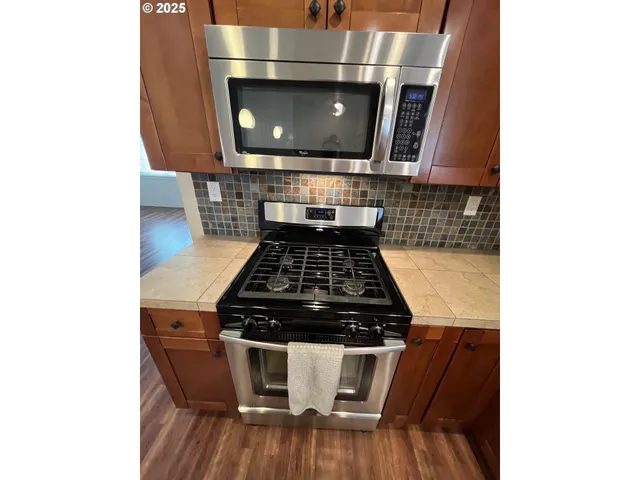 $385,000 | 7915 Northeast Rockne Way, Hillsboro, OR 97006