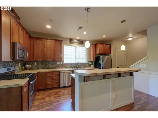 $385,000 | 7915 Northeast Rockne Way, Hillsboro, OR 97006