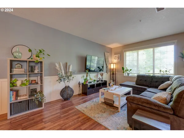 $385,000 | 7915 Northeast Rockne Way, Hillsboro, OR 97006