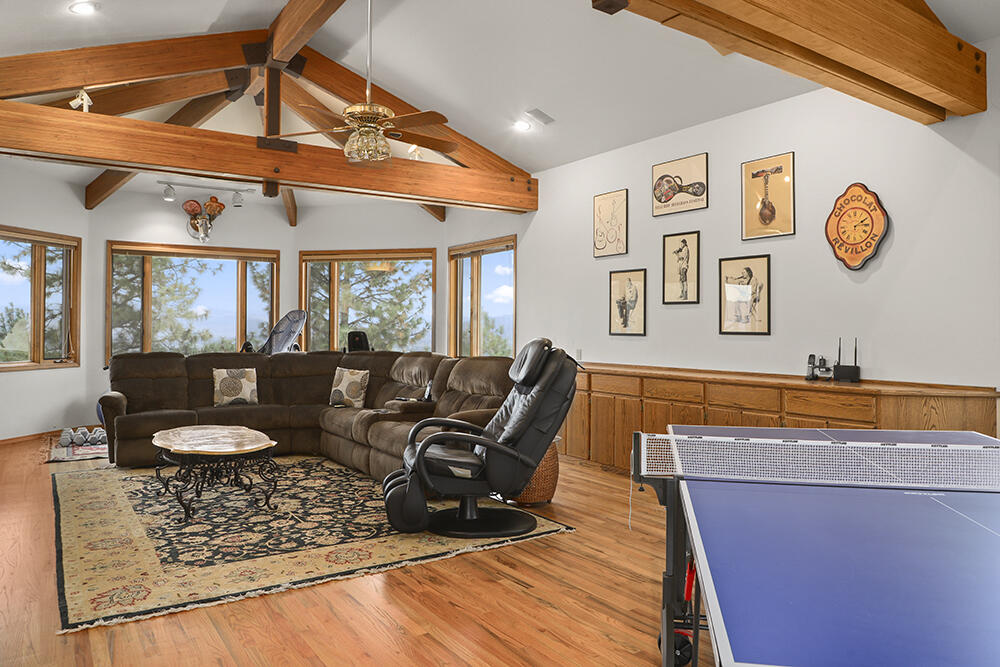 2255 Johns Peak Road Central Point, OR 97502 - Photo 18 of 36 Rec Room